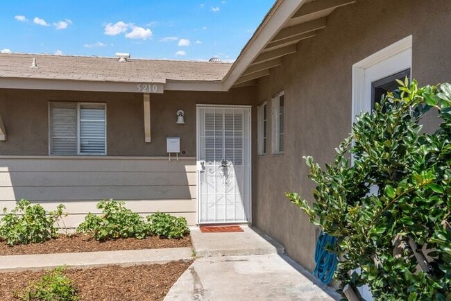 Building Photo - Gorgeous remodeled 3BR / 2BA house with a large yard available in Clairemont