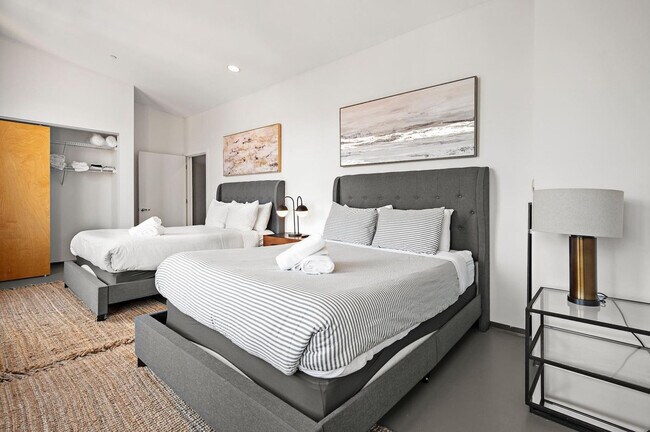 Building Photo - 160 E Berkeley St