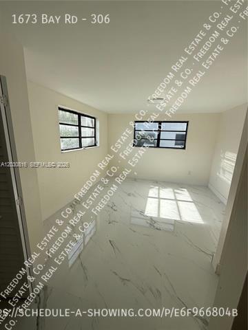 Building Photo - 1673 Bay Rd