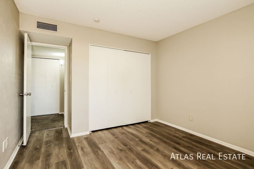 Building Photo - 4035 W Harmont Dr