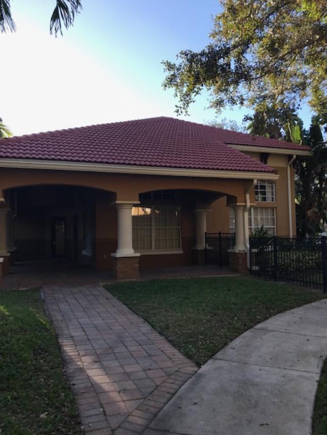 Building Photo - 5032 Lantana Rd