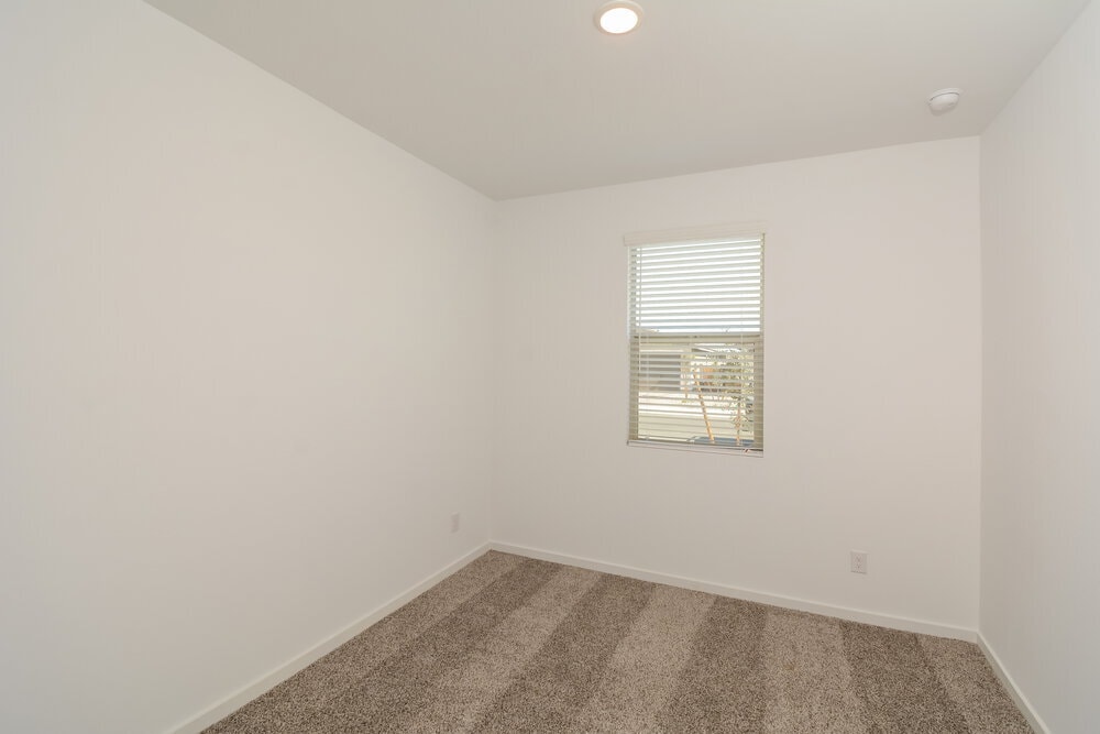 Building Photo - 12641 W Daley Ln
