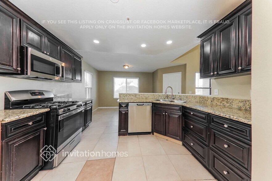 Building Photo - 14566 Southwood Dr