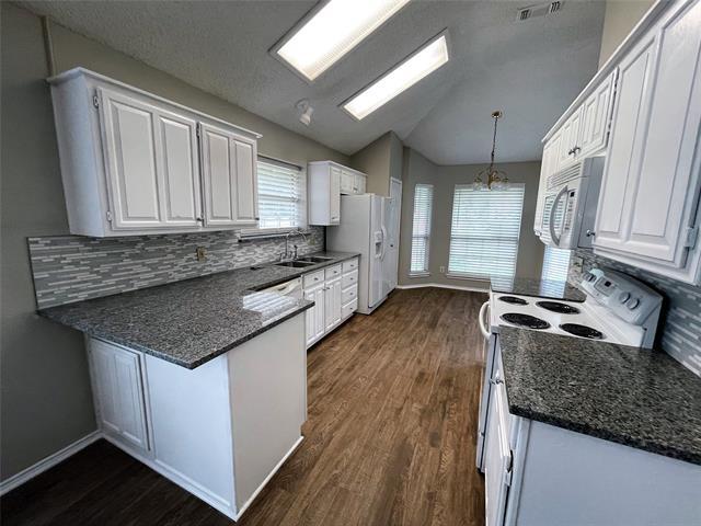 Building Photo - 1514 Warwick Dr