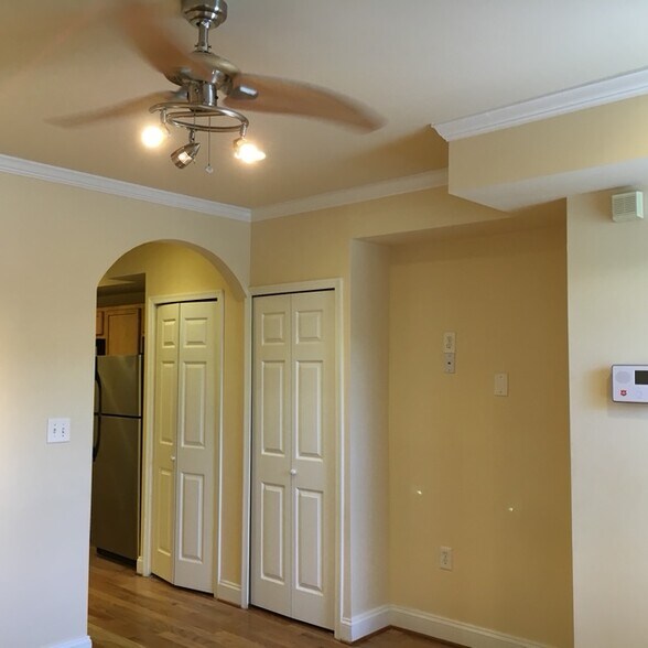 Building Photo - 1713 W Virginia Ave NE