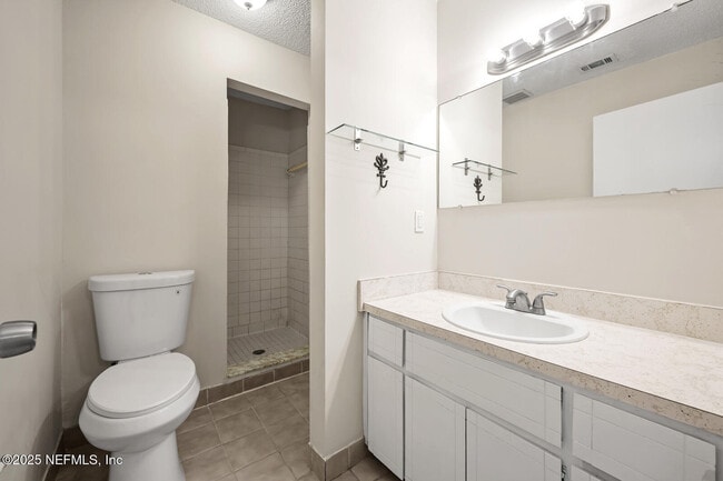 Building Photo - 1852 Willowood Dr