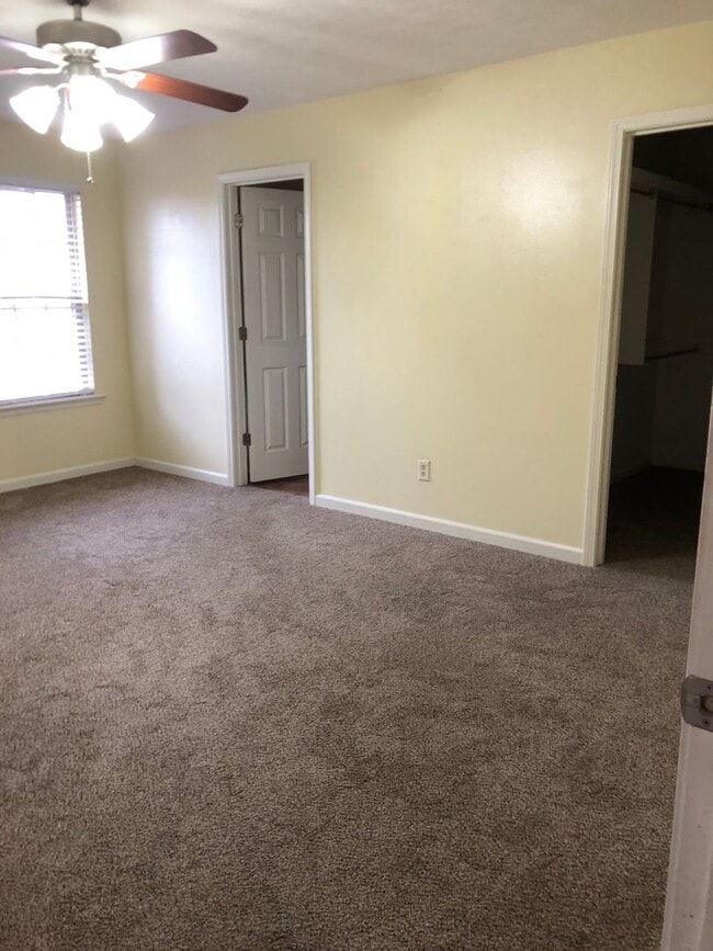 Building Photo - Beautiful 3 Bedroom Home in a Quiet Searcy Neighborhood!