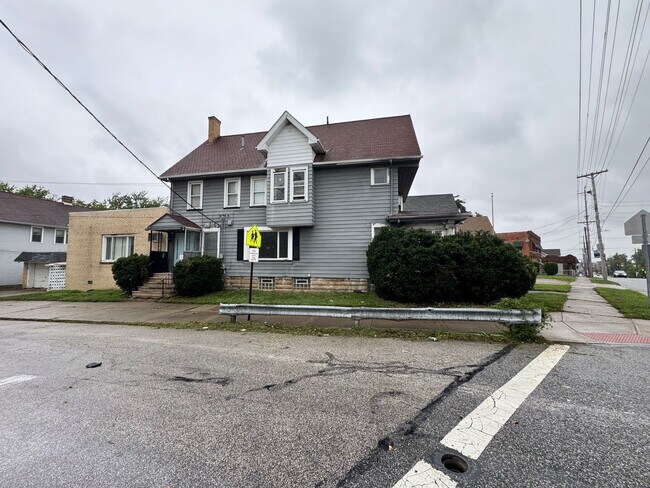 Building Photo - 4438 Pearl Rd