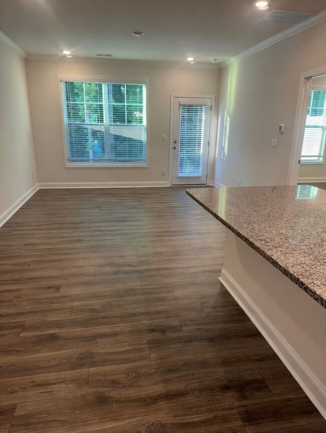 Building Photo - 7870 Iron Rd