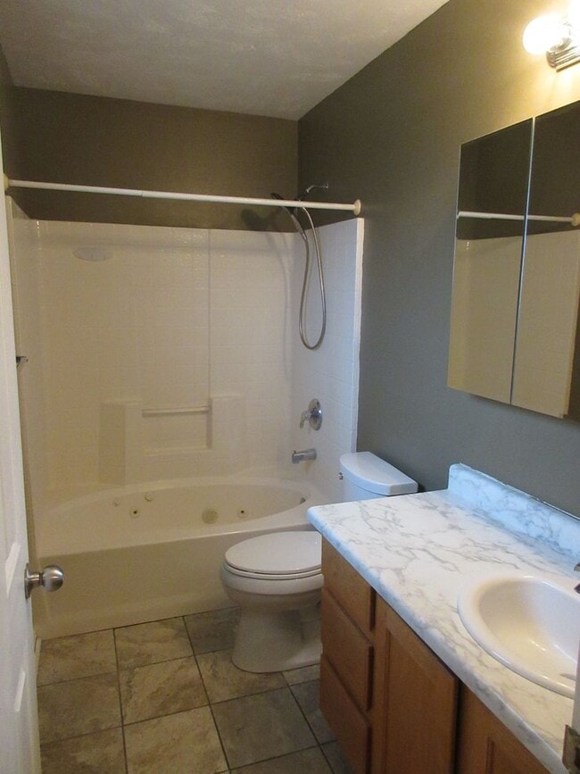 Building Photo - Move-In Bonus!!! 3 bedroom - 2 bath - located in Enoch