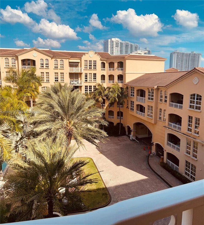 Building Photo - 3001 NE 185th St