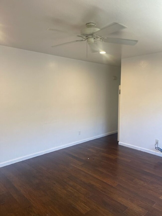 Building Photo - 1144-1146 90th Avenue