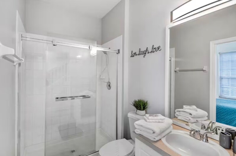 Building Photo - 8117 Princess Palm Ln