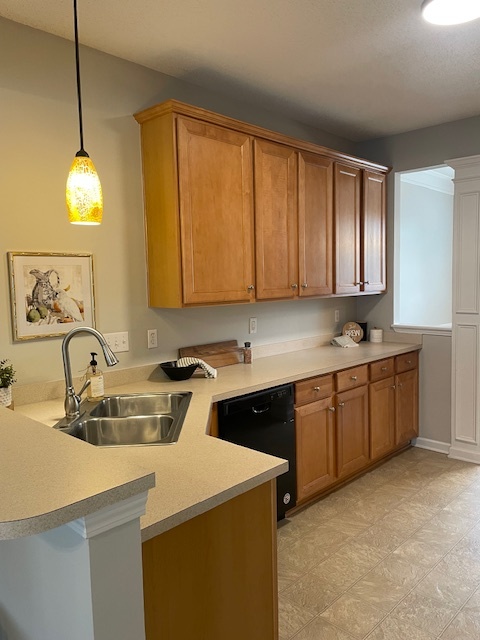 Building Photo - 25 Stratus Ct