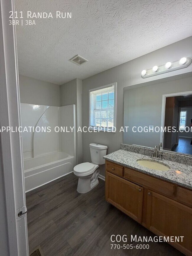 Building Photo - 211 Randa Run