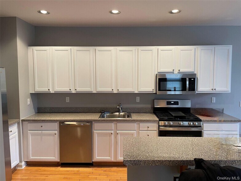 Building Photo - 36 Briarbrook Dr