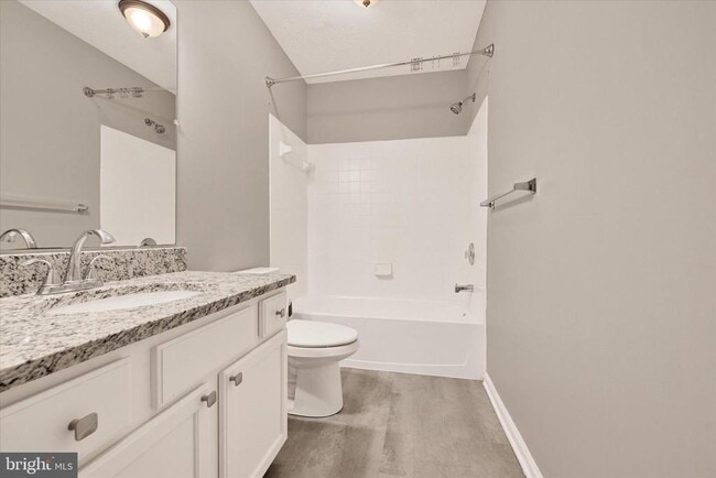 Building Photo - 304 Dark Star Way