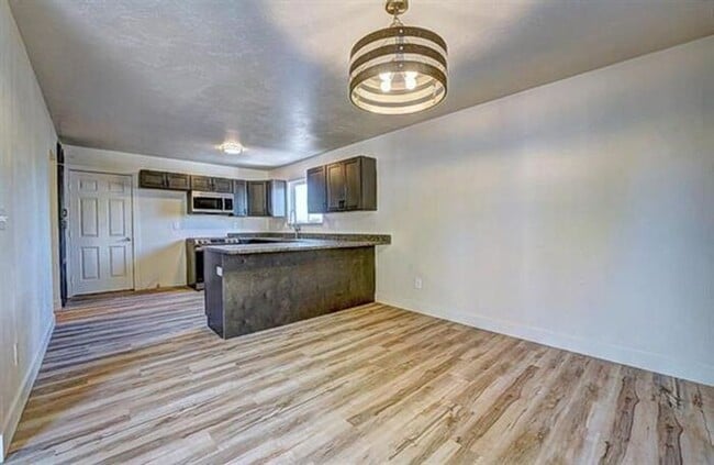 Building Photo - Stunning home in highly sought neighborhood!