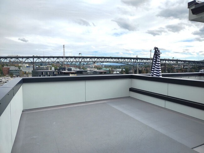 Building Photo - 3bd/2.5ba Seattle Townhome