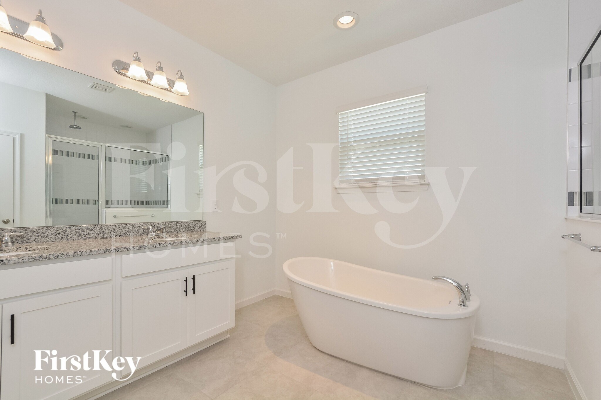 Building Photo - 611 Avila Pl