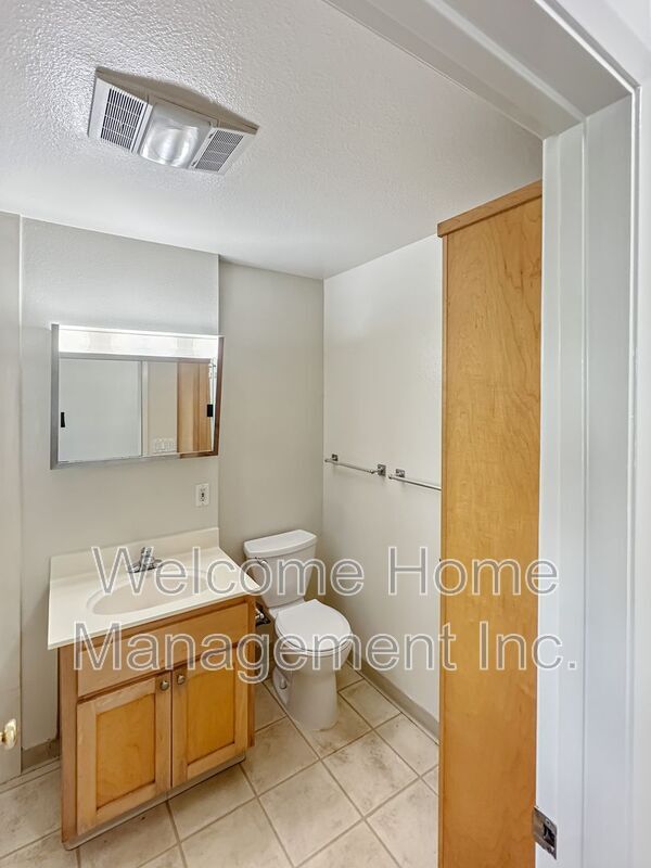 Building Photo - 1436 Henry St