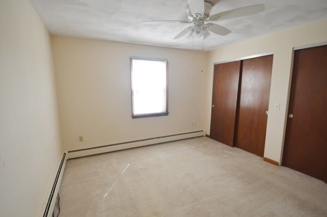 Building Photo - Holden Condo: 1 Bed 1 Bath