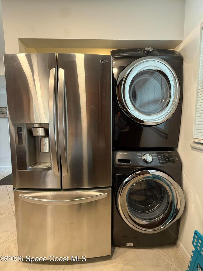 Building Photo - 201 International Dr