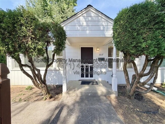 Building Photo - 1017 NE Birchwood Dr