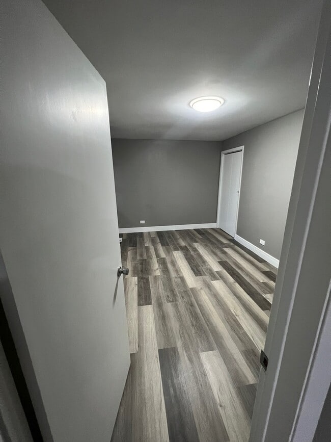 Building Photo - 1631 Dundee Rd