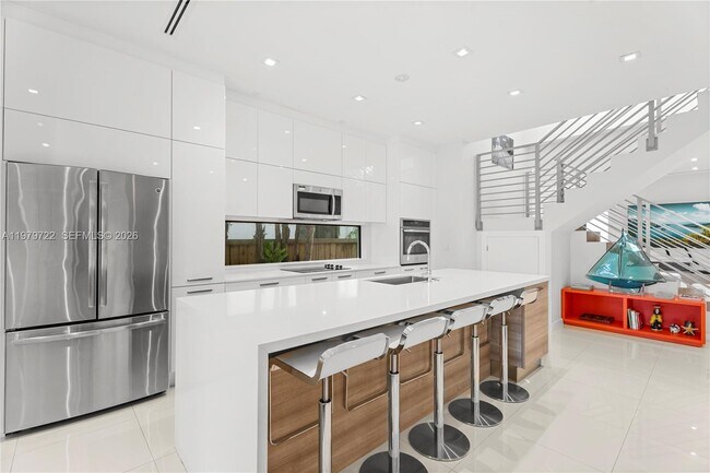 Building Photo - 3276 Day Ave