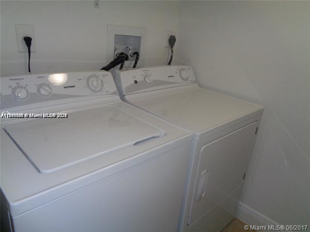 Building Photo - 5612 Rock Island Rd