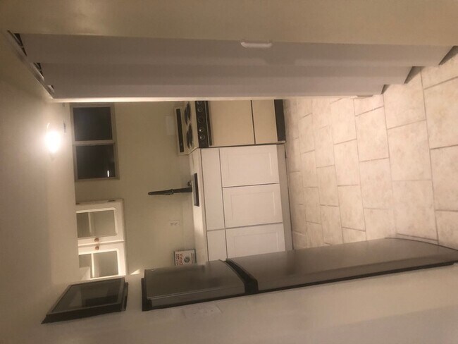 Building Photo - 1475 W 4800 S