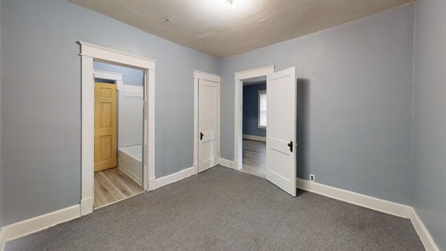 Building Photo - 244 Elmwood Dr