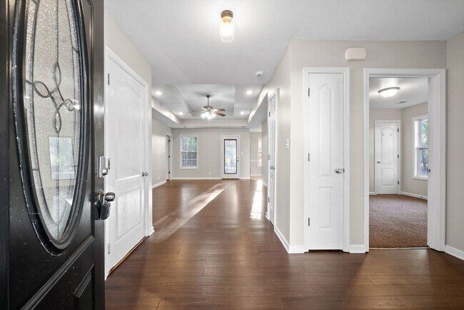 Building Photo - 2845 Teakwood Dr