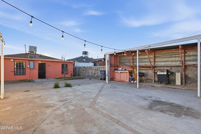 Building Photo - 3723 Memphis Ave