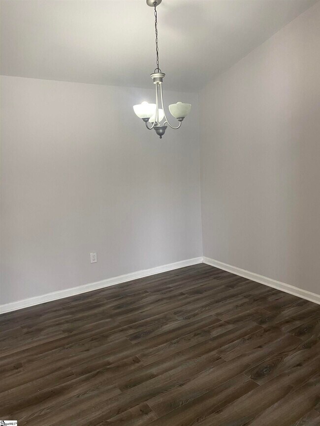 Building Photo - 806 Pelham Square Way