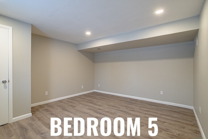 Building Photo - 201 Toledo St