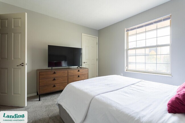 Building Photo - 206 Liberty St