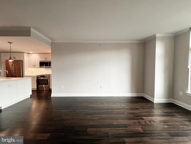 Building Photo - 4915 Hampden Ln