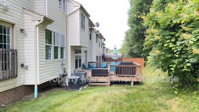 Building Photo - 261 Corey Dr