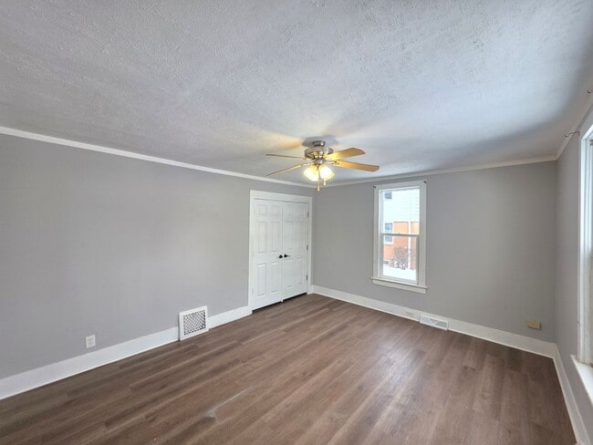 Building Photo - 4 Bed 1.5 Bath Single Family Home in Nekoosa