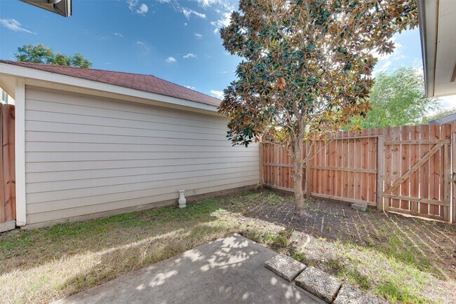 Building Photo - 6129 Lone Prairie Way
