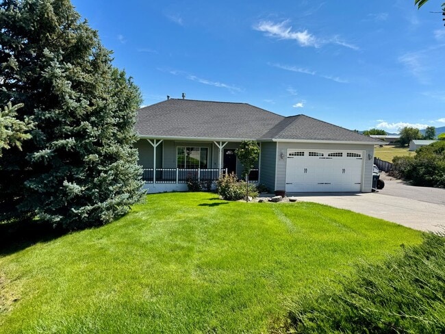 Primary Photo - Spacious and Private 5-Bedroom Home for Re...