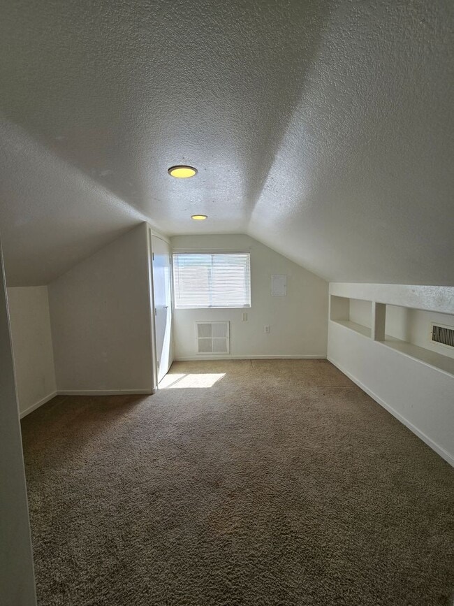 Building Photo - 607 Avenue G
