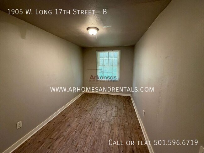 Building Photo - 1905 W Long 17th St