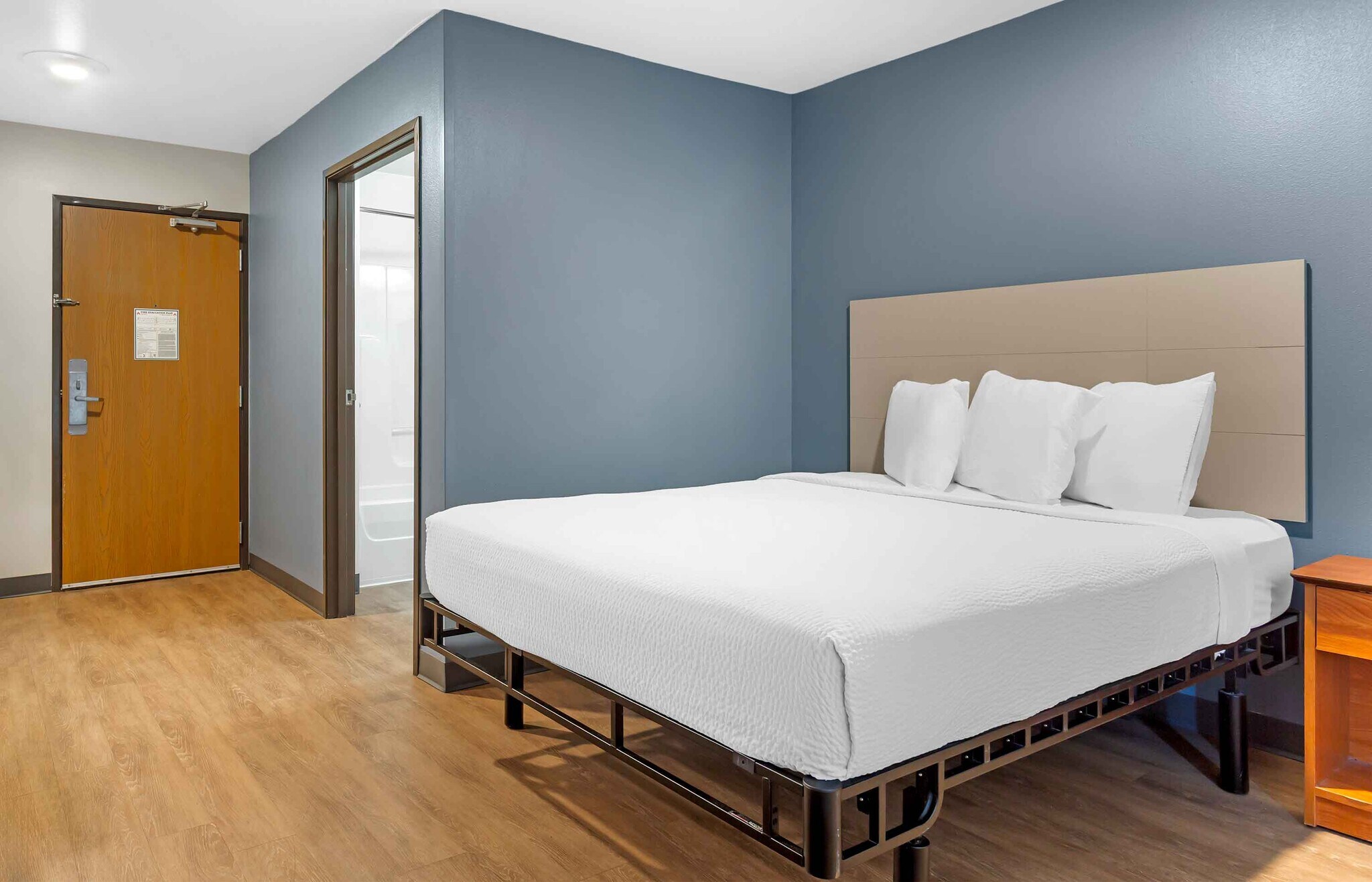 Building Photo - Furnished Studio-Fort Myers