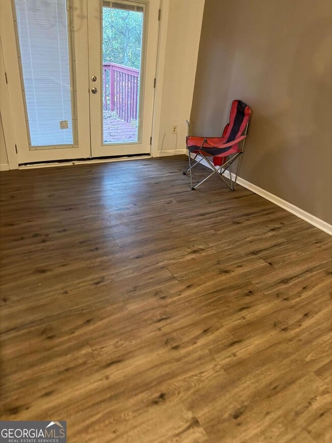 Building Photo - 1744 Vauxhall Dr