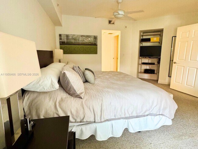 Building Photo - 55 Merrick Way