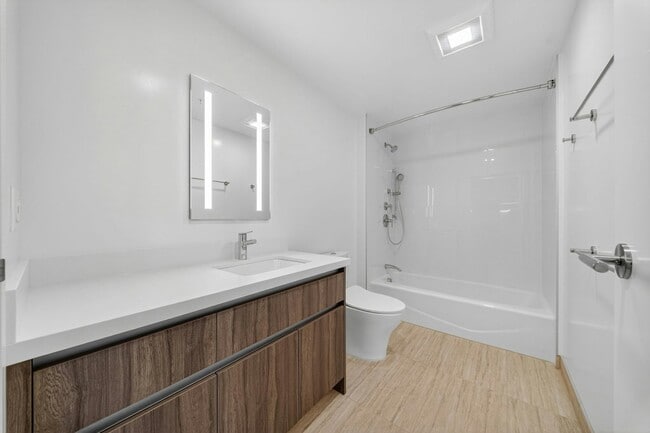 Building Photo - 1500 Rycroft St