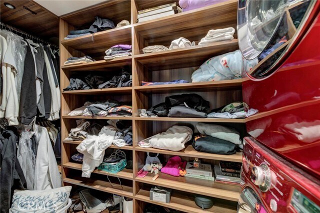 Building Photo - 1131 Alta Loma Rd